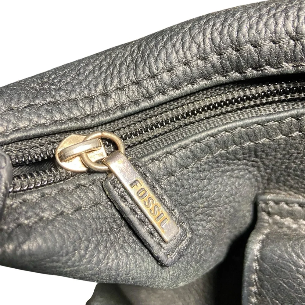 Classic Fossil Black Leather Shoulder Bag